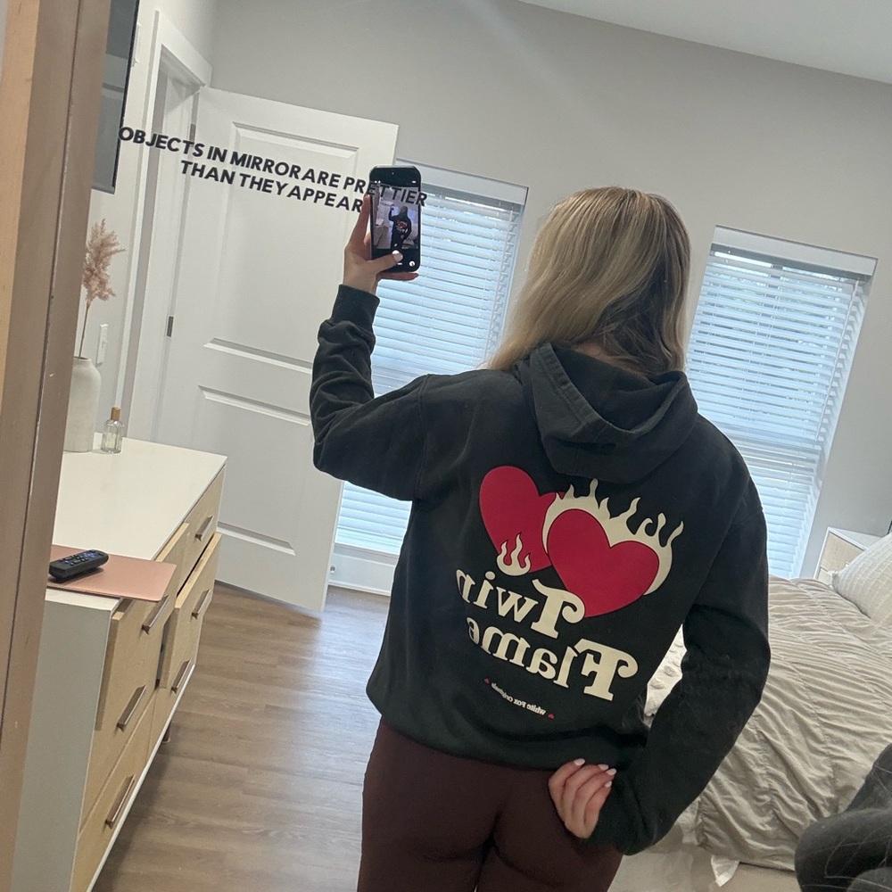 White Fox Boutique Hoodie M/L - Picture 3 of 9